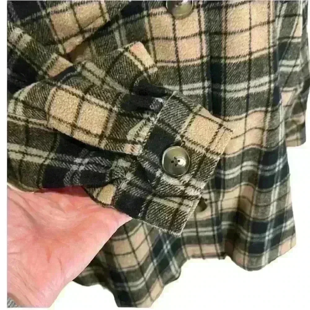 Forever 21 Ladies Black And Tan Heavy Buffalo Plaid Button Down Shirt Size Small - Picture 11 of 15